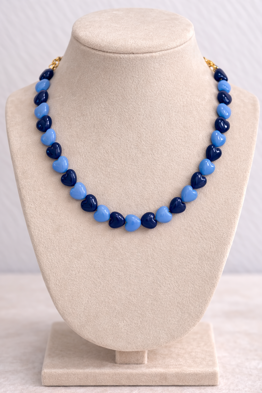 Collar corazones azules