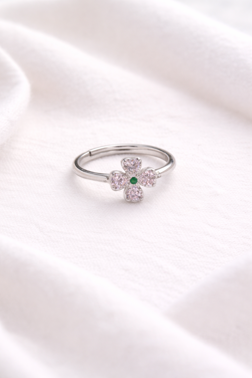 Anillo trébol plateado