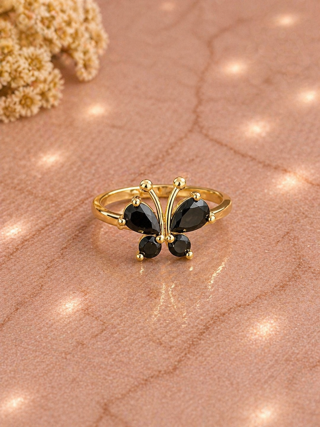 Anillo mariposa negra