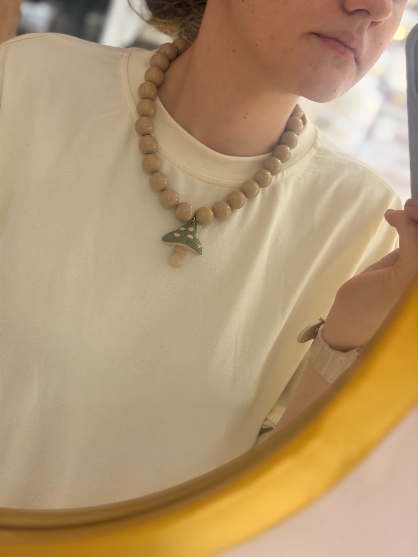 Collar XL hongo verde.