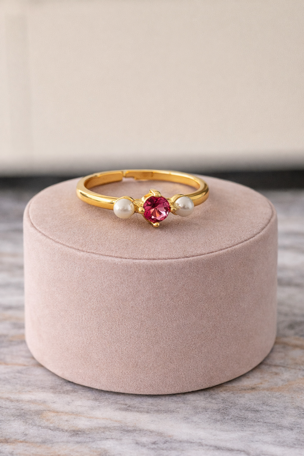 Anillo piedra fucsia