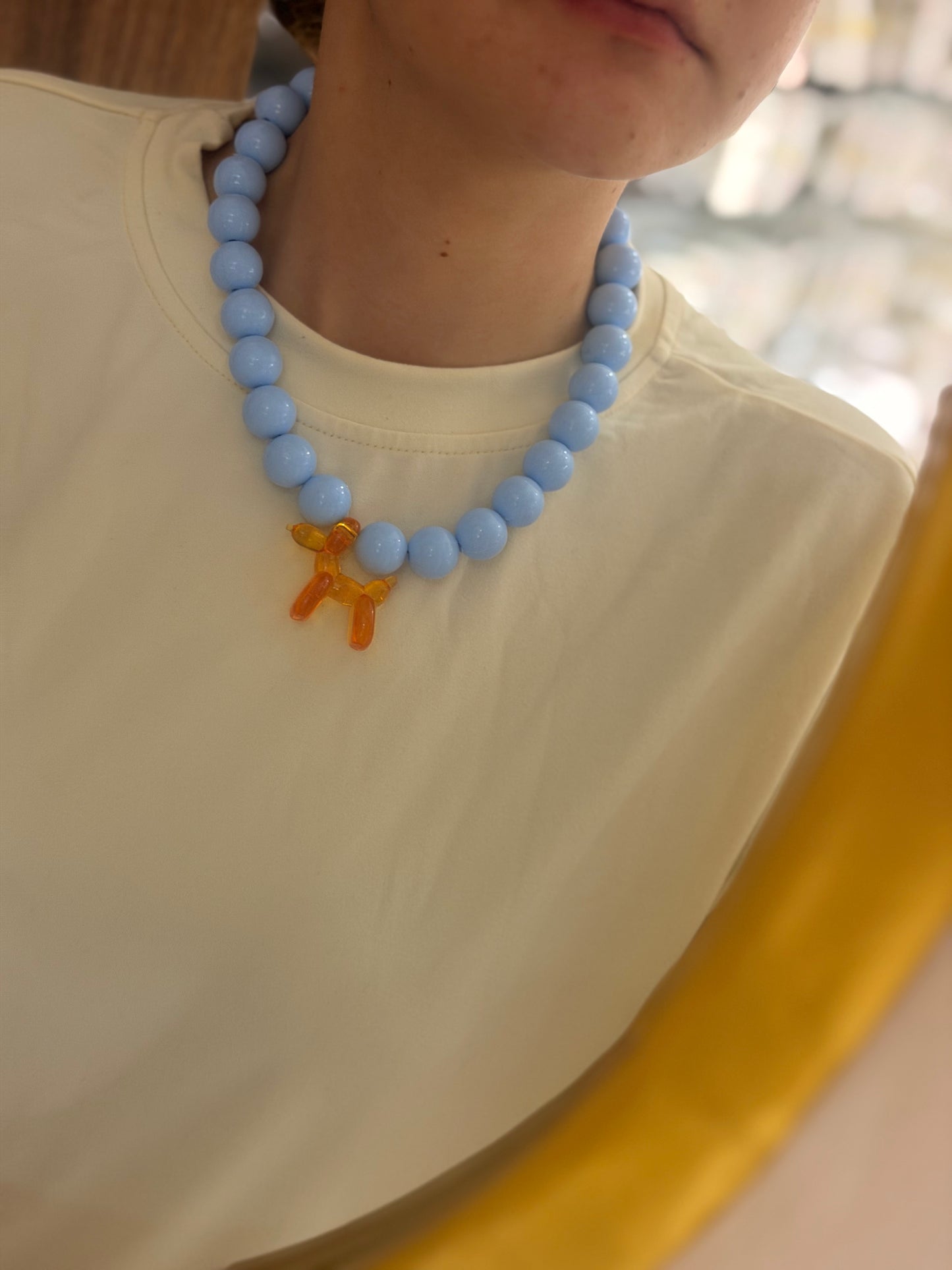 Collar XL perro globo naranja.