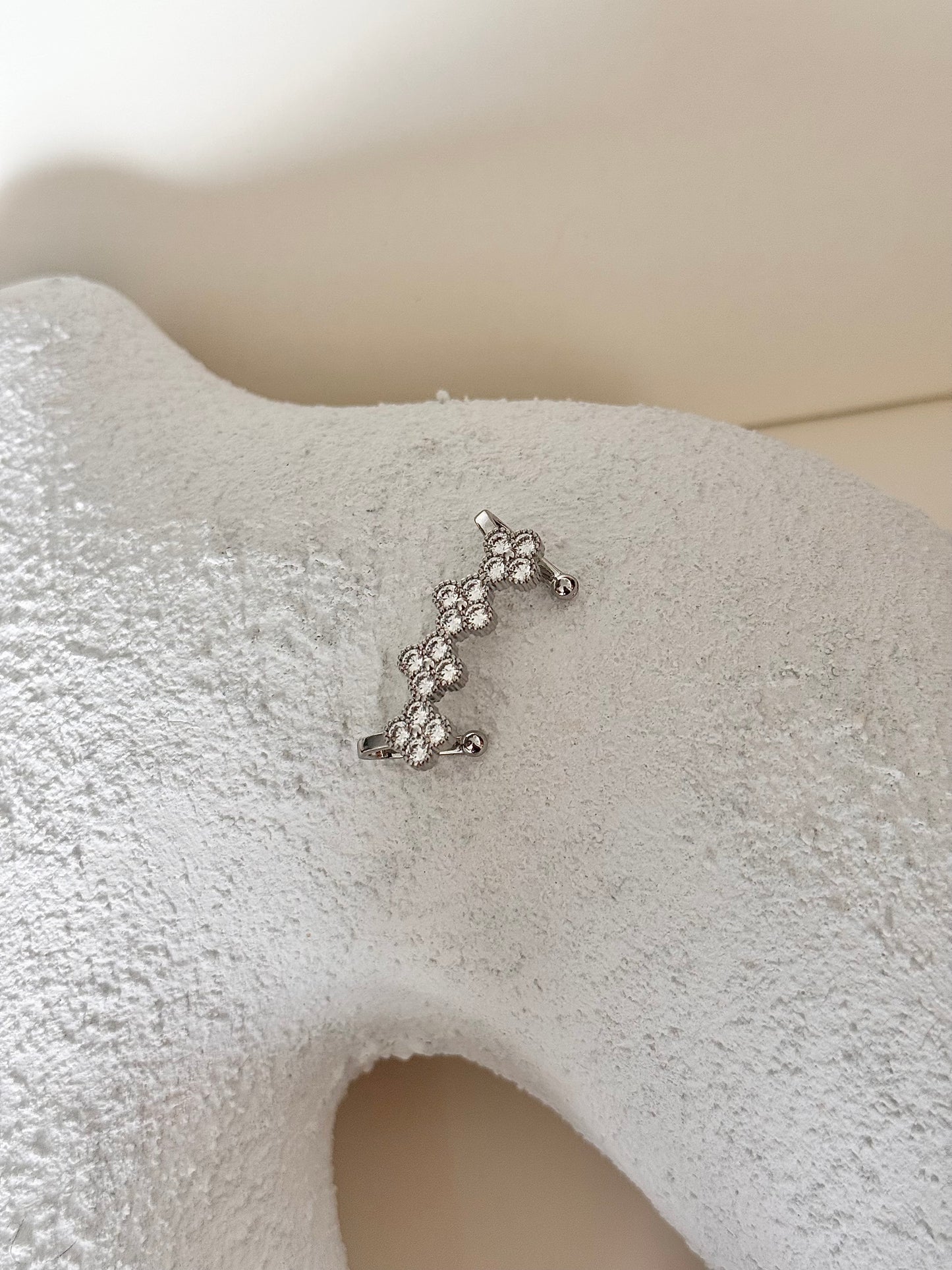 Earcuff trébol plata
