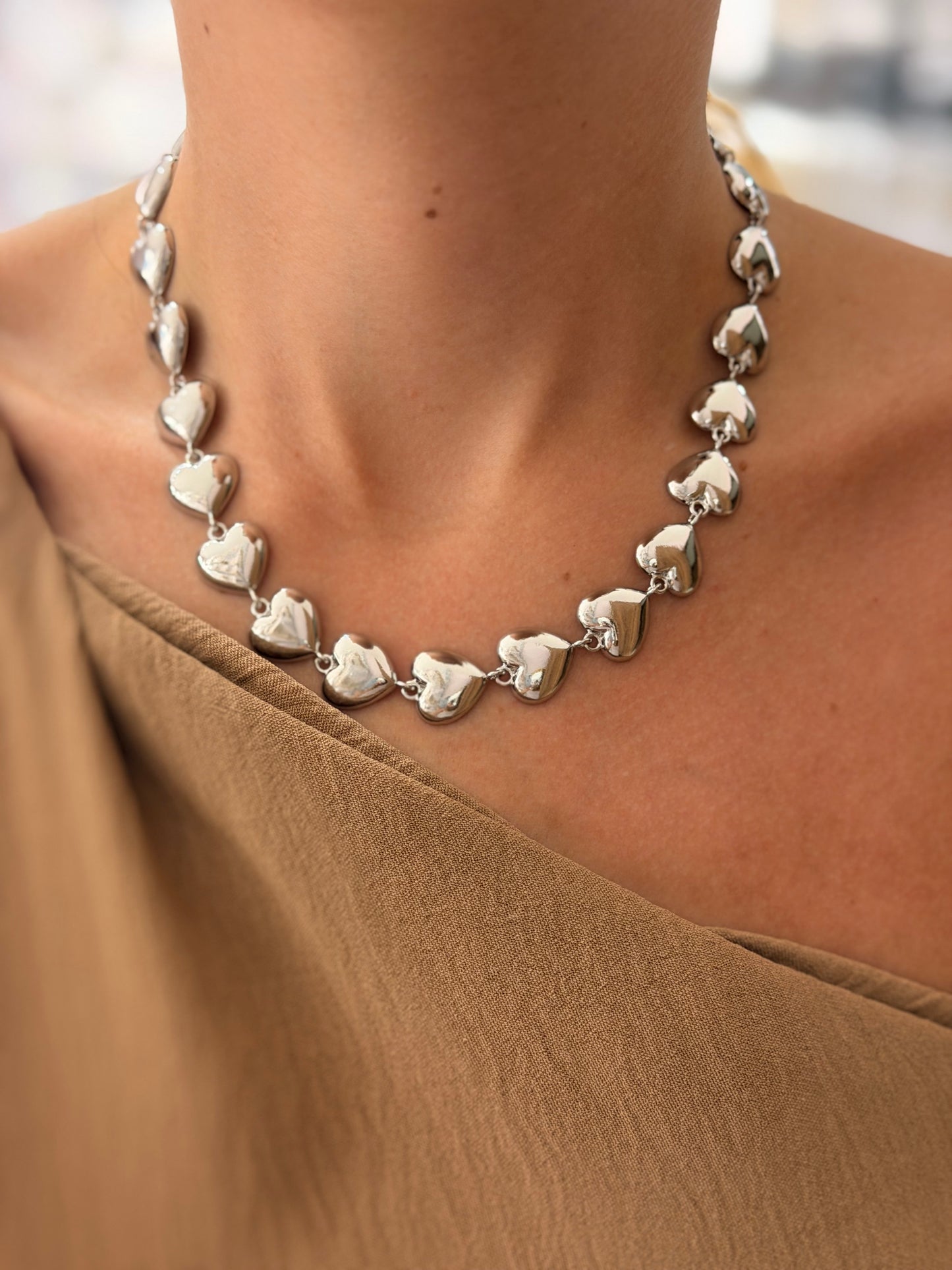 Collar corazones plateados