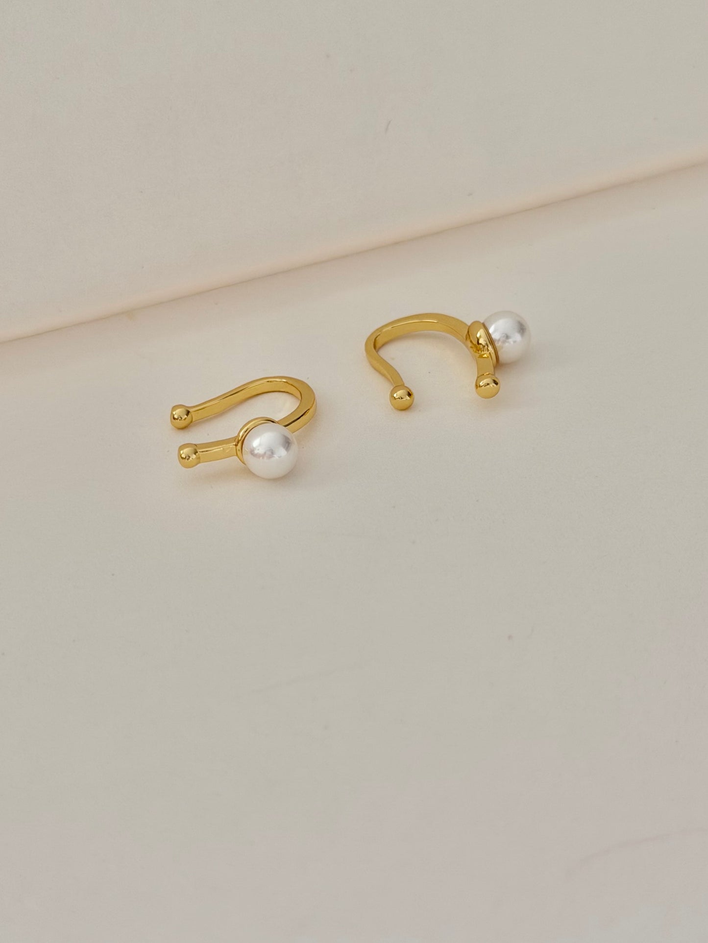 Earcuff perla dorado