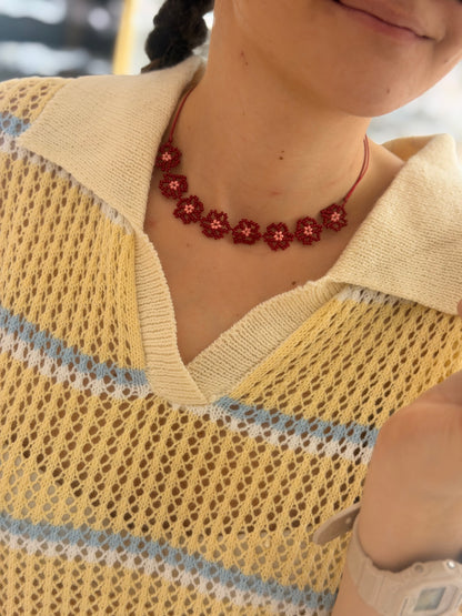 Collar flores tejidas