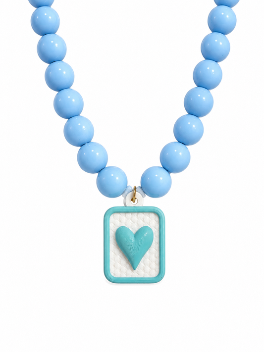 Collar XL placa corazon azul.