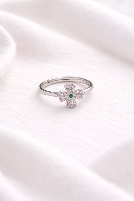 Anillo trébol plateado