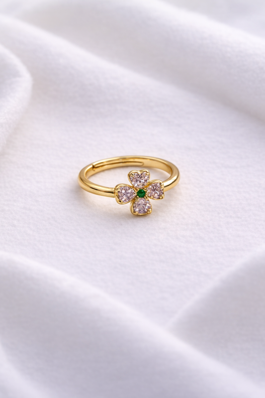 Anillo trébol dorado