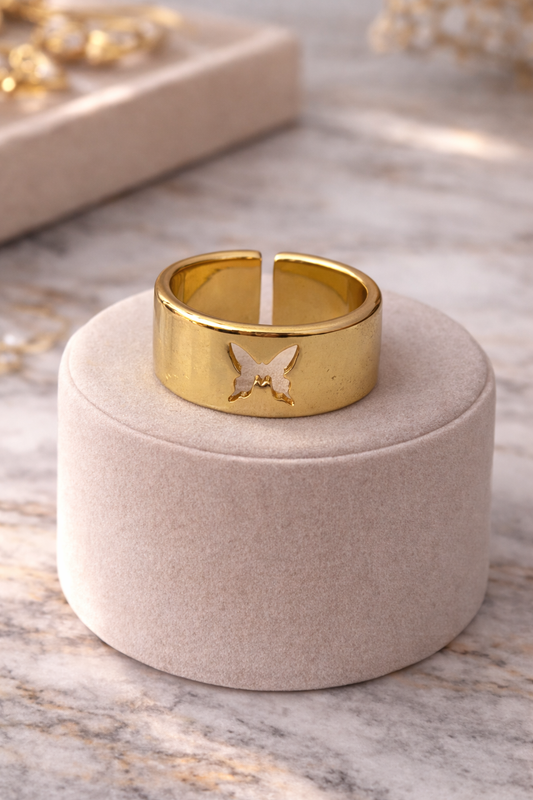 Anillo mariposa silueta