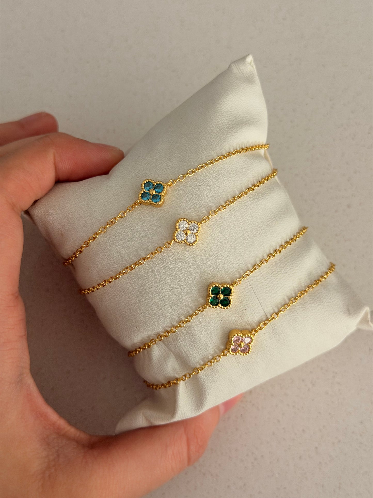 Pulsera trébol  circon