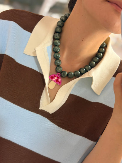 Collar XL hongo fucsia