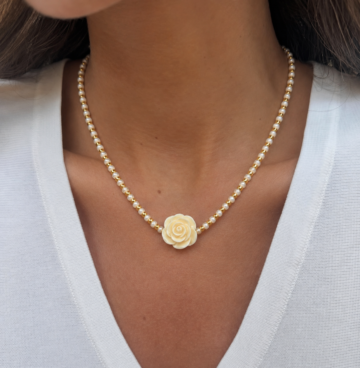 Collar XL rosa blanca