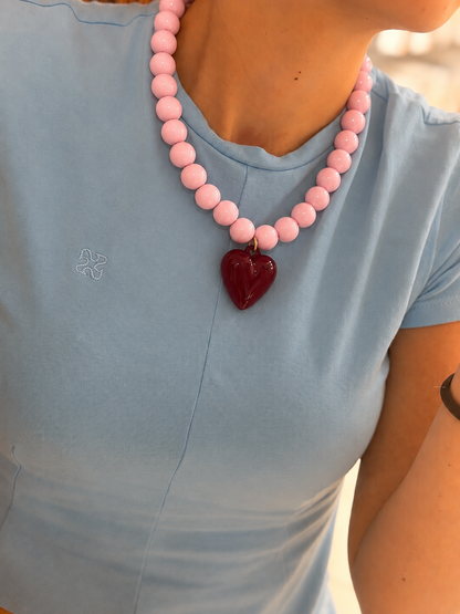 Collar XL corazón vino tinto.