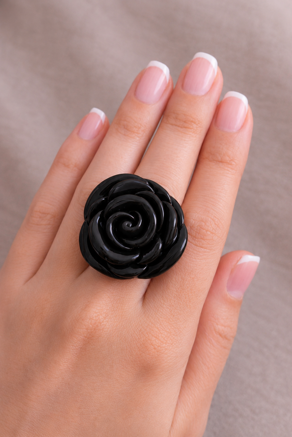 Anillo rosa negro.