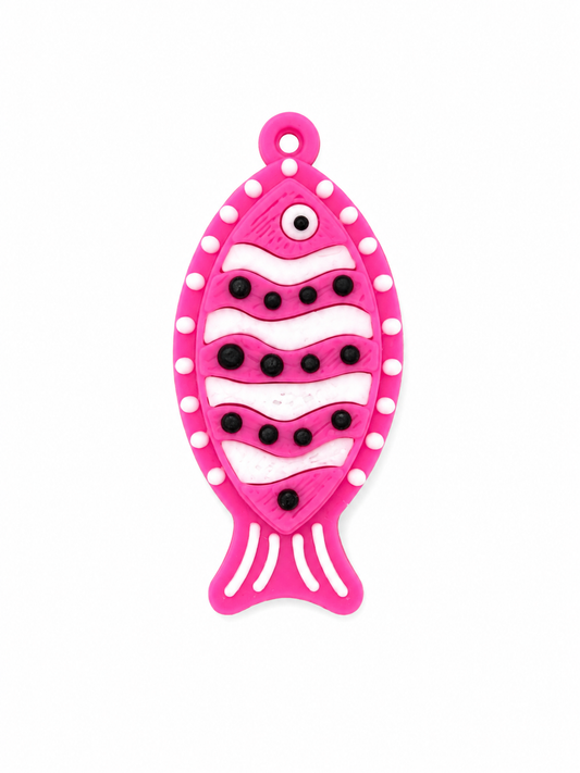 Dije pez fucsia.