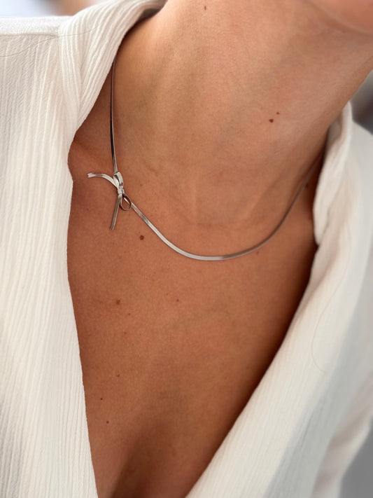 Collar XL lazo plateado