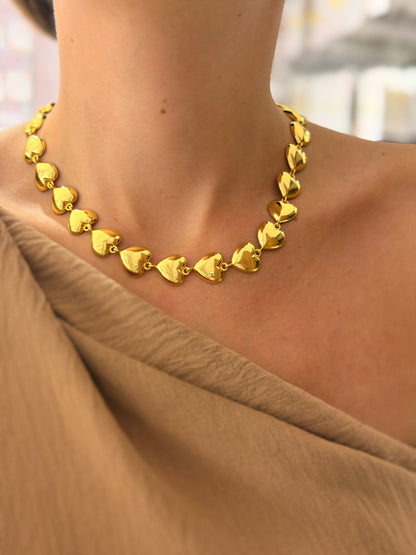 Collar corazones dorados