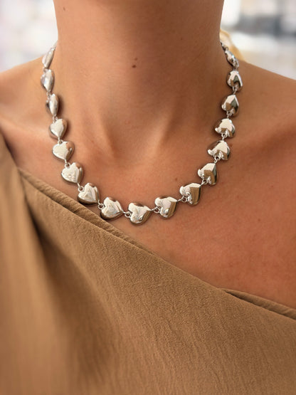 Collar corazones plateados