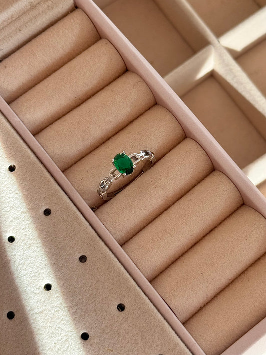 Anillo plateado piedra verde