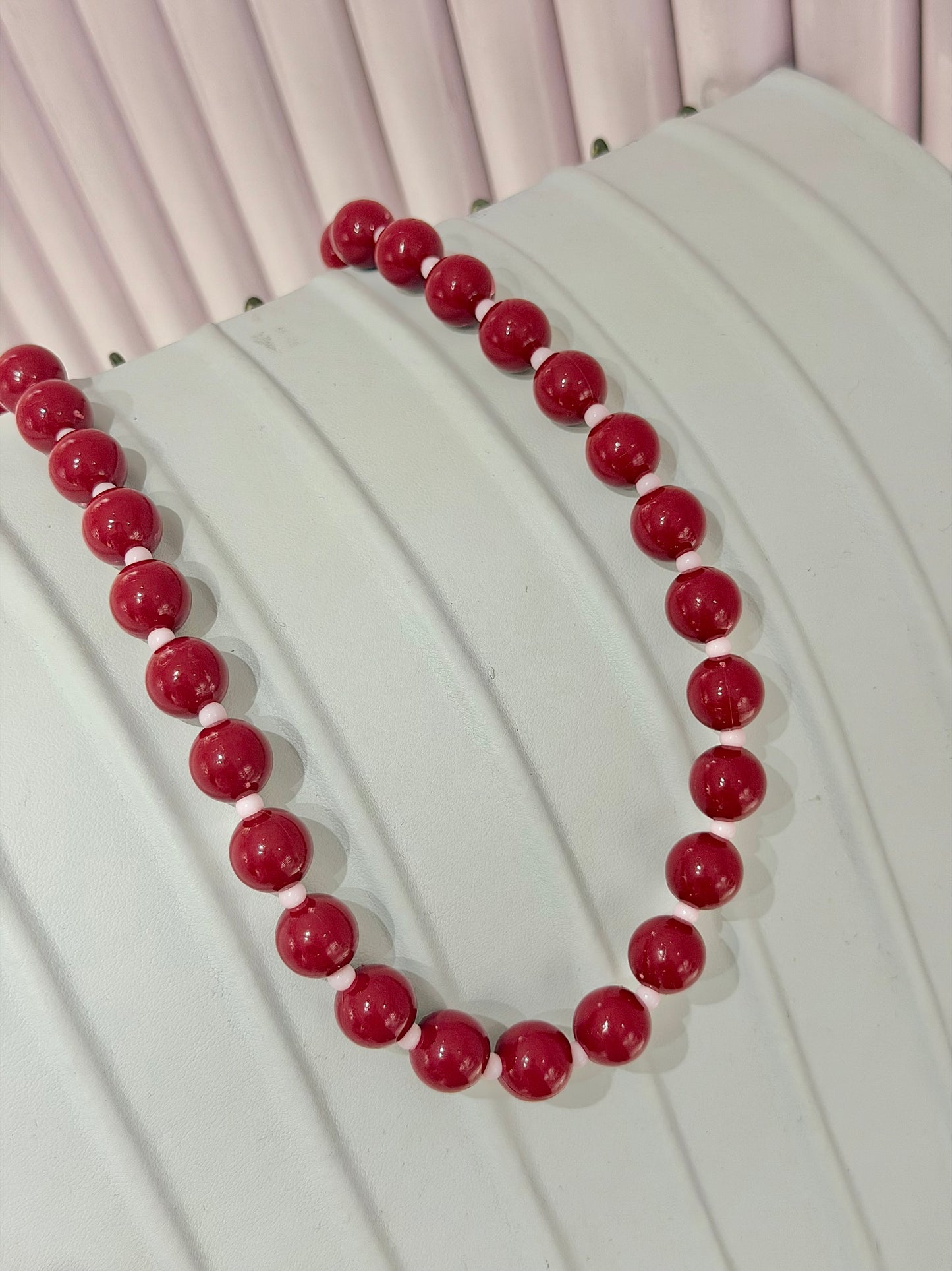 Collar rojo y rosa #12