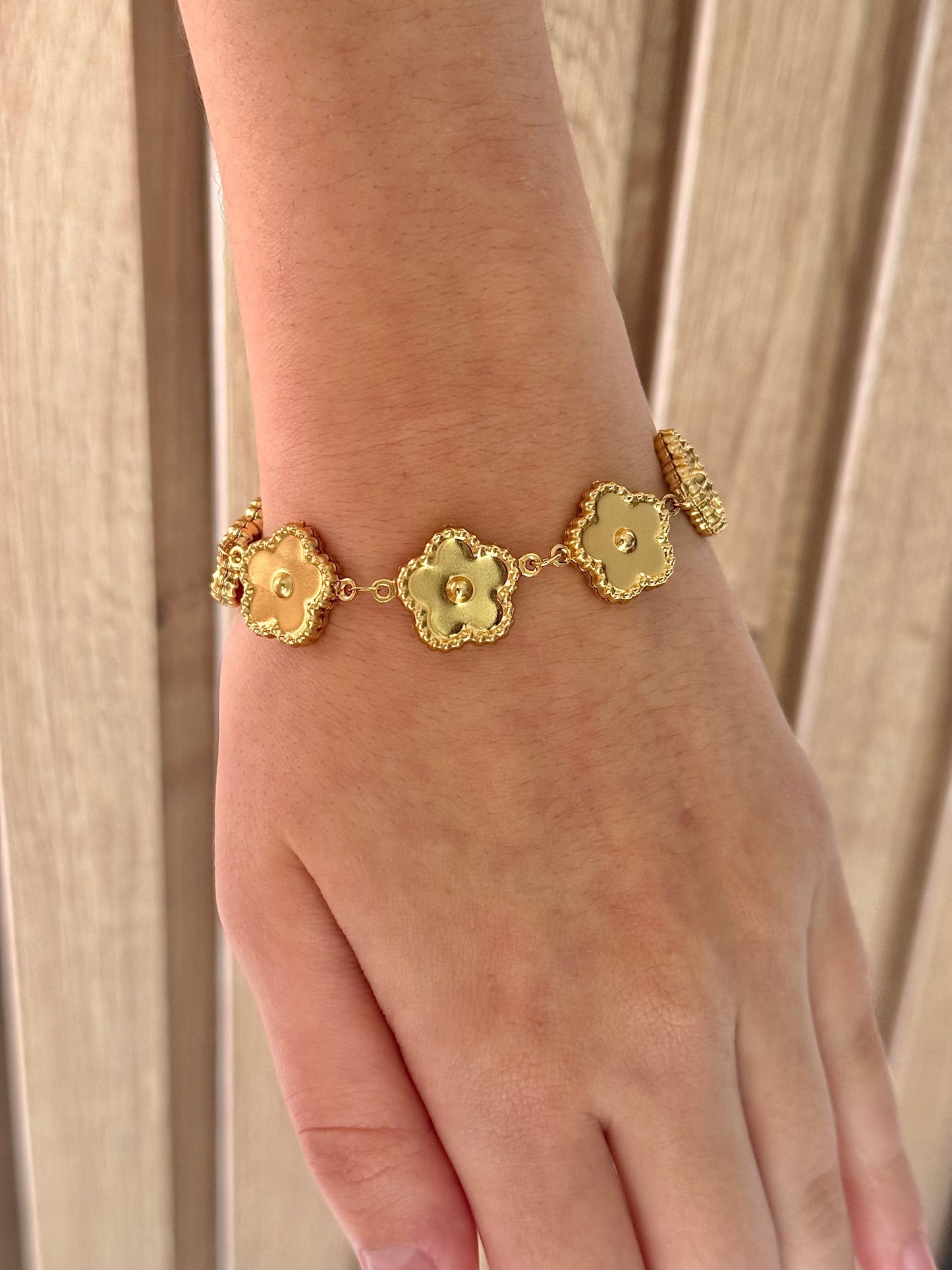 Pulsera trébol dorado rodio