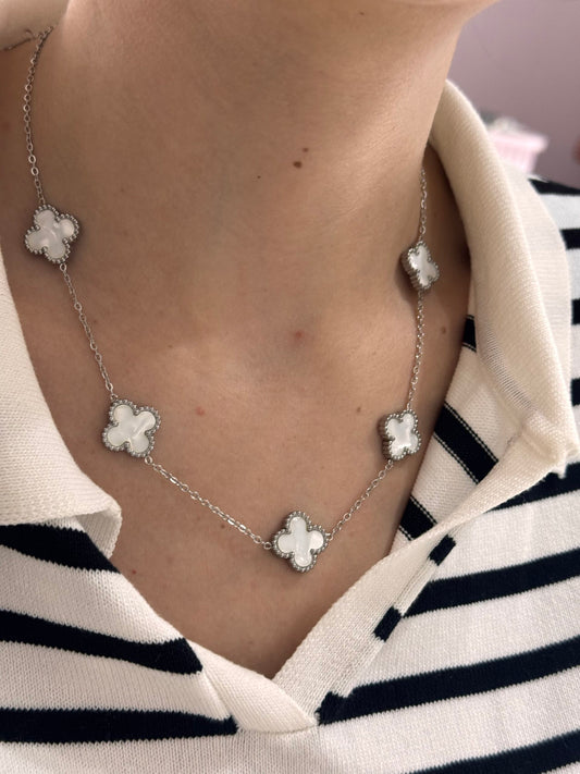 Collar trébol plateado blanco